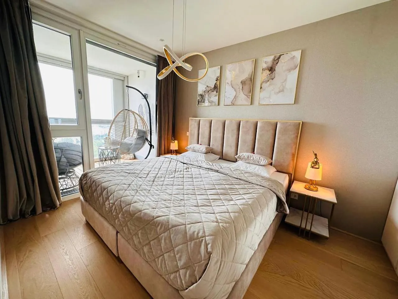 High-End Apartment Close To Metro And Uno-City With E-Parking Vienna 0*,