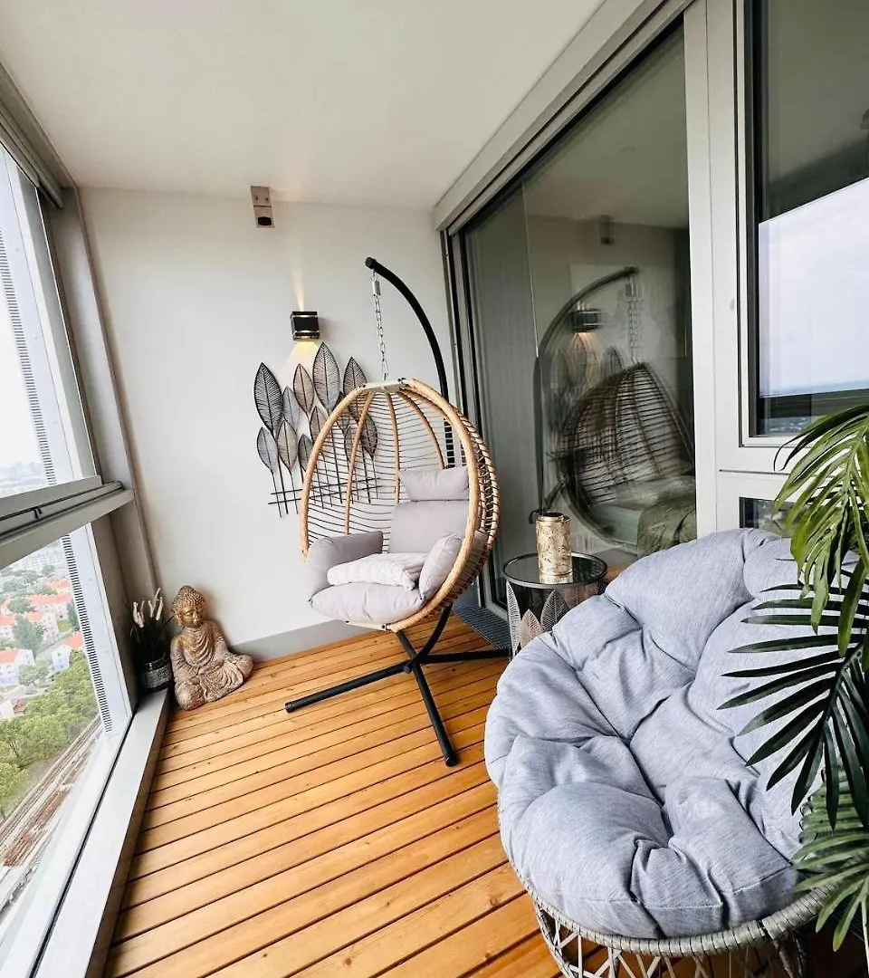 High-End Apartment Close To Metro And Uno-City With E-Parking Vienna
