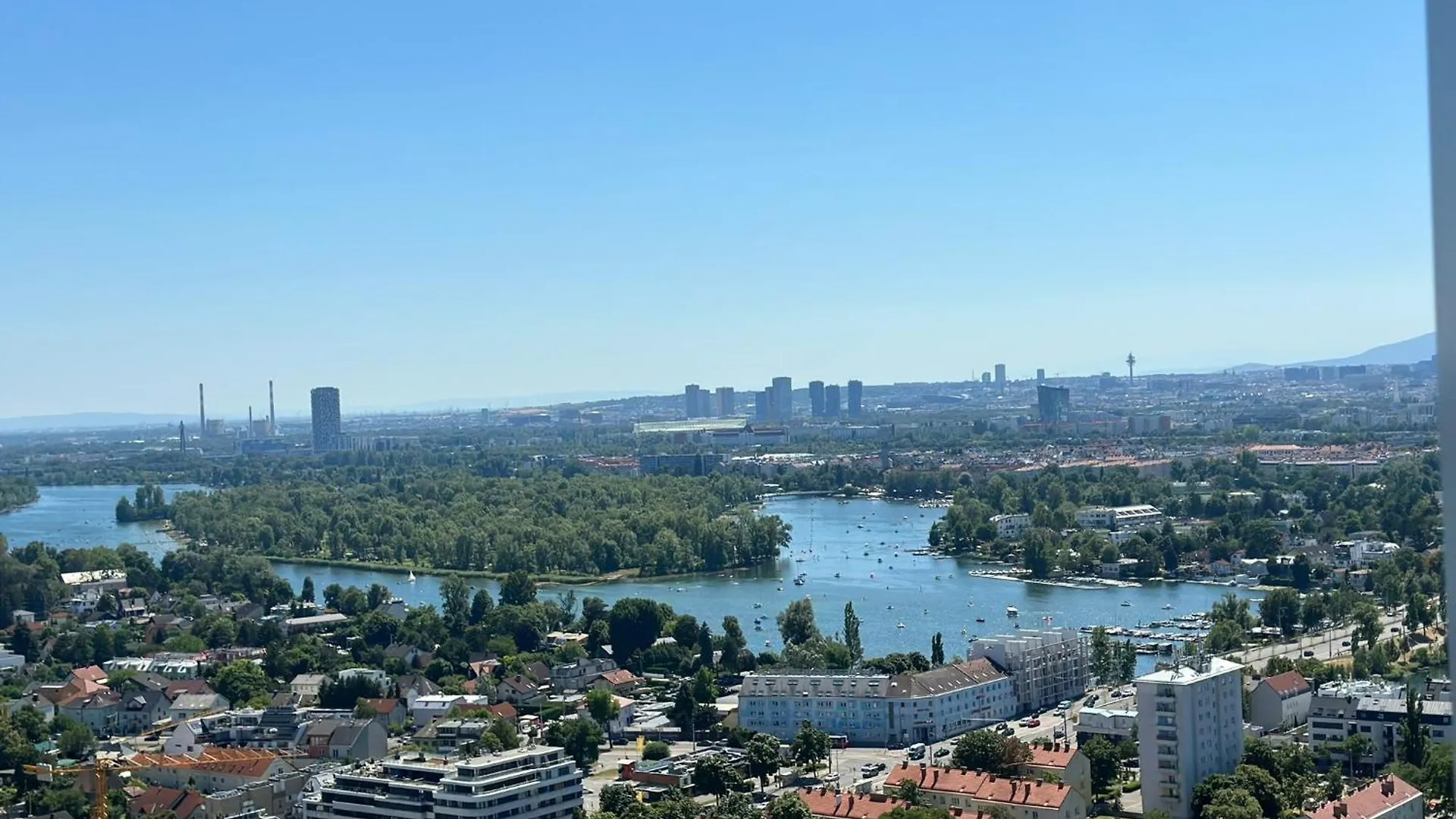 High-End Apartment Close To Metro And Uno-City With E-Parking Vienna